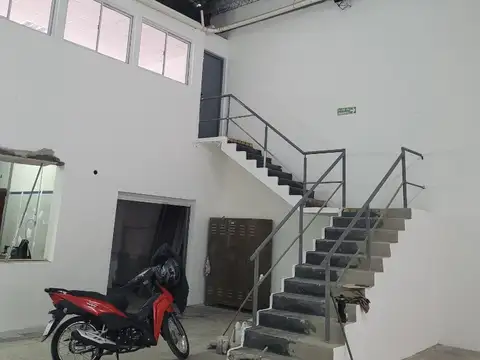 Galpon en Alquiler 10  mts Frente