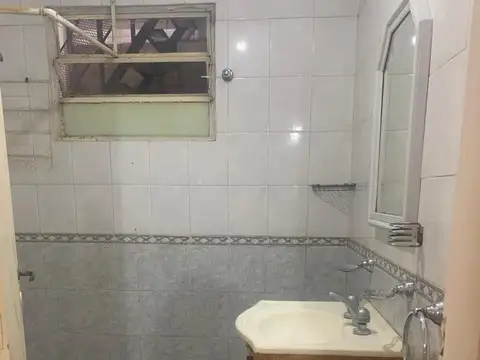 Casa 12 ambientes con 5 baños