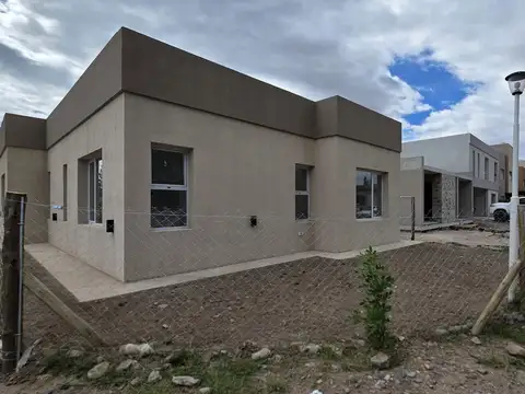 Casa en Alquiler en Plottier, USD 3.200.000