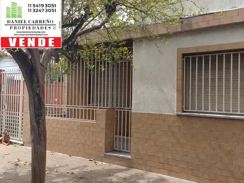 PH EN VENTA  3 AMB. FRENTE. A REFORMAR.