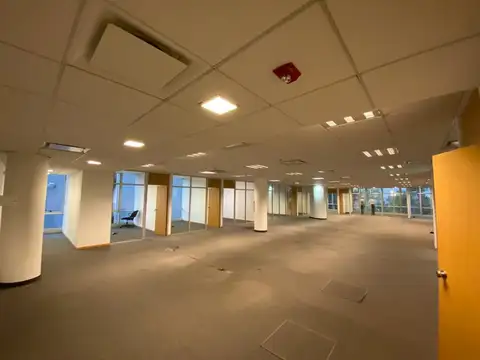 Oficina en Venta con 11 cocheras