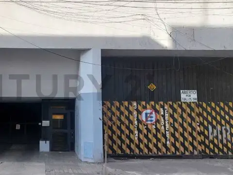 VENTA COCHERA ZONA TRIBUNALES