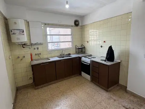 Departamento en Alquiler en Remedios De Escalada, $ 380.000