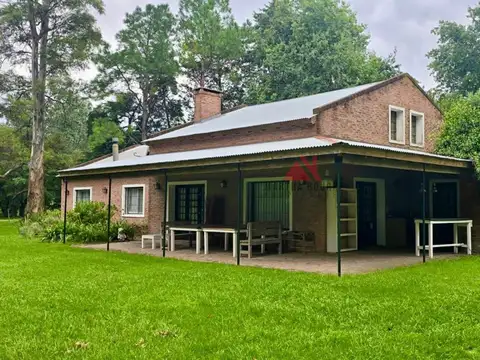 Casa Chalet  en Venta en Parque Jularó, Exaltación de la Cruz, G.B.A. Zona Norte