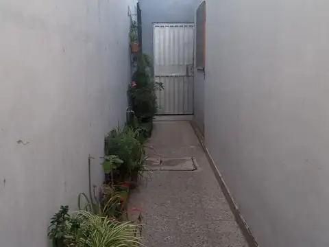Casa en venta - 3 Dormitorios 1 Baño - La Matanza