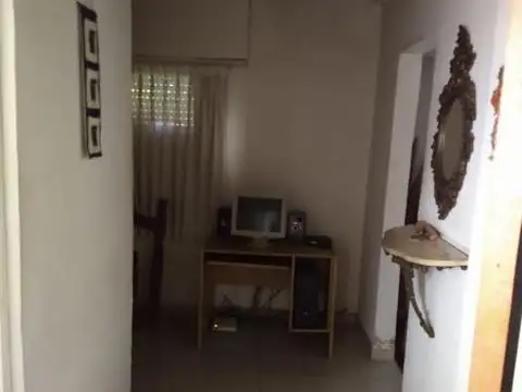 Casa 6 ambientes con 2 baños