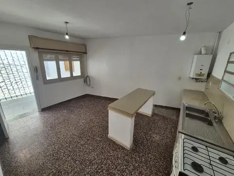 Casa de pasillo en B° Lourdes