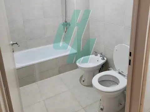 Alquiler de hermoso MONOAMBIENTE en Monte Castro a estrenar