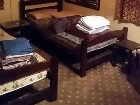 Casa 9 ambientes con 4 baños