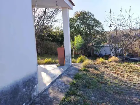 Casa 12 ambientes con 2 baños