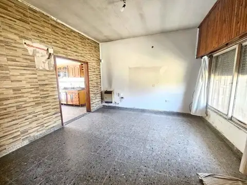 Casa 4 ambientes con 1 baño