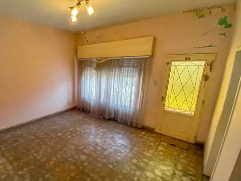 Casa 3 ambientes con 1 baño