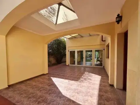 Casa en Alquiler de 3 dormitorios