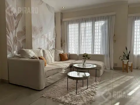 Casa 4 ambientes en  Los pinares