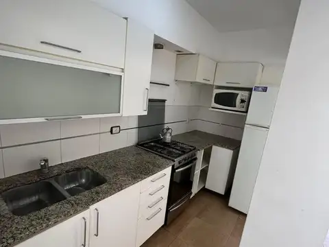 Del Cazon e/ Eneas y Avenida Enrique Shaw