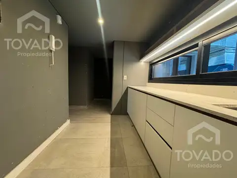 En Alquiler! Oficina en Edificio de Categoría!