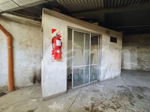 Galpon en Venta en Banfield, USD 220.000