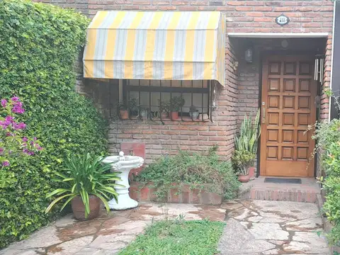 Triplex con cochera en Martinez