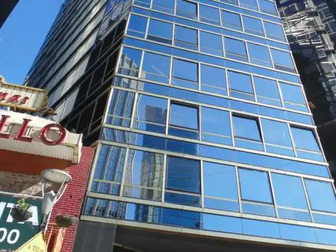 Oficina en Plaza San Martin en buen estado