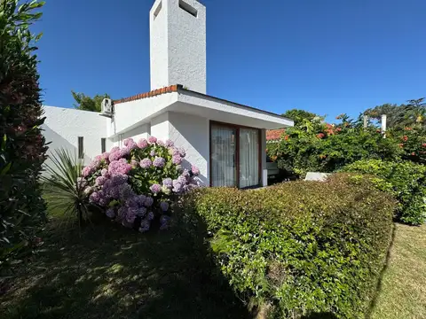 El Salvador y Camacho, La Mansa, Punta del Este