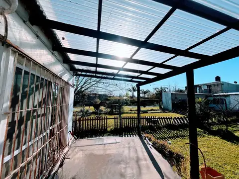 Casa 3 ambientes con 1 baño