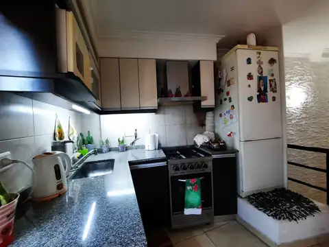 Cosquin 1700, Piso 1