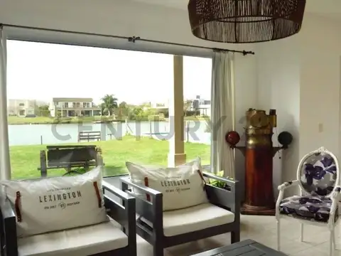 Casa 6 ambientes con 3 baños