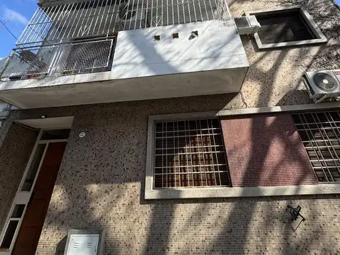 Depto Tipo Casa en Venta de 2 ambientes