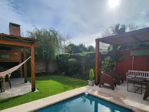 SE VENDE CASA EN BRAGADO CON PILETA