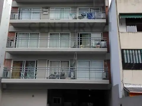 COCHERA DESCUBIERTA CON FACIL ACCESO