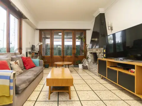 Casa en Venta en Villa Elisa, USD 140.000