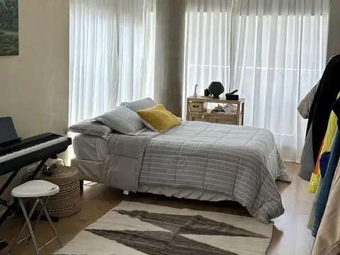 Jorge Newbery  al 3400 entre Av. Cordoba y Alvarez Thomas.