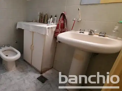 Casa 6 ambientes con 2 baños
