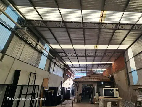 Galpon en Venta 57  mts Fondo
