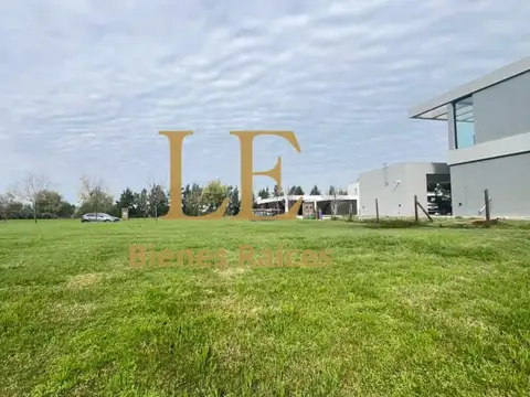 Terreno en Venta de 853,0 m2