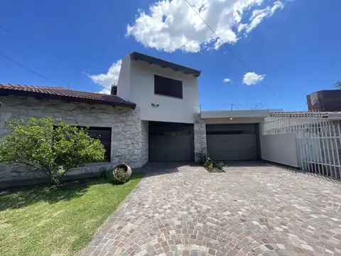 ¡Alquiler! Amplia Casa en Villa Belgrano ¡Ideal para uso Residencial o Comercial!