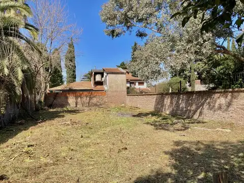 Excelente Lote muy bien ubicado!