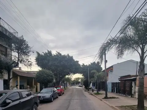 Casa 7 ambientes con 4 baños