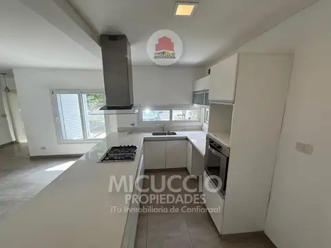 Casa en Venta al Oeste