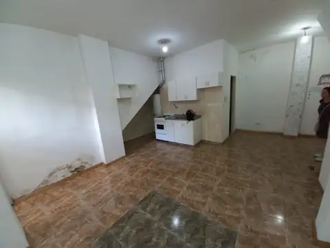 monoambiente pb frente con renta  apto profesional