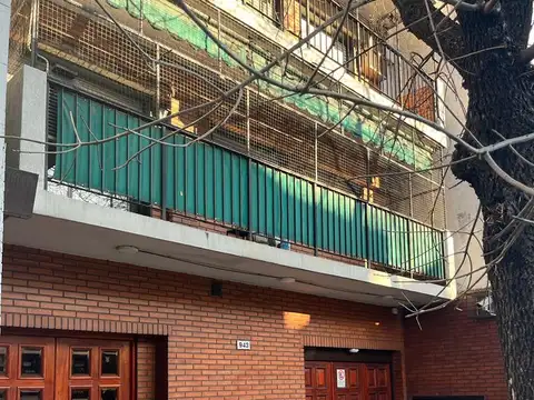 DEPARTAMENTO 4 AMBIENTES CON COCHERA.