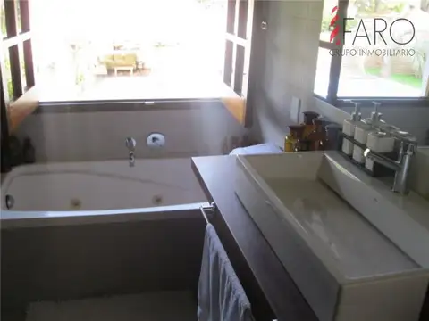 Casa en Venta en Pinares, USD 545.000