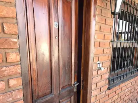 Presidente Juan Domingo Peron 2100, Piso 2