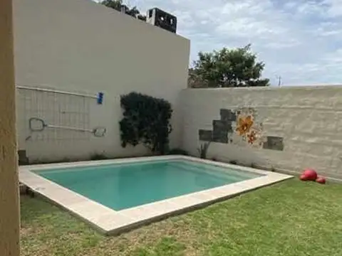   HERMOSA PROPIEDAD EN VENTA CON PILETA – ZONA NORTE