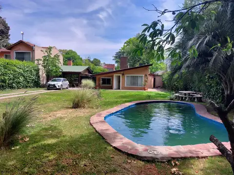 Parque Leloir -Chalet - Gran quincho cerrado