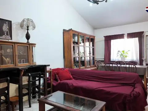 VENTA CASA 4 AMB COCHERA Y PATIO BERAZATEGUI