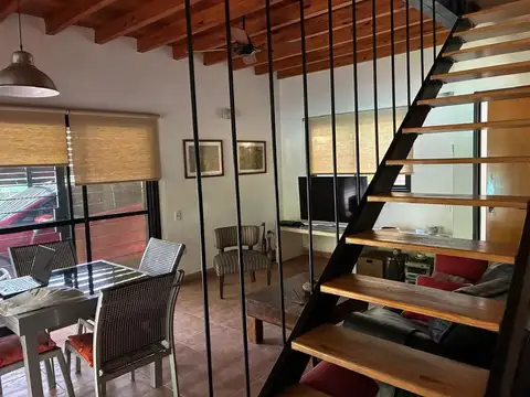 Venta casa en Funes con jardín y pileta