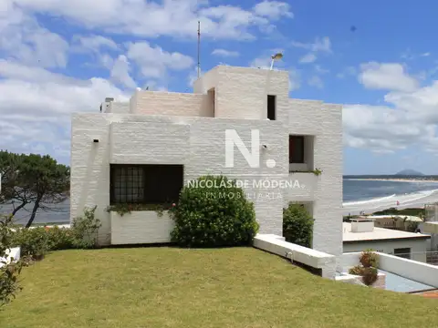 Casa 6 ambientes con 3 baños