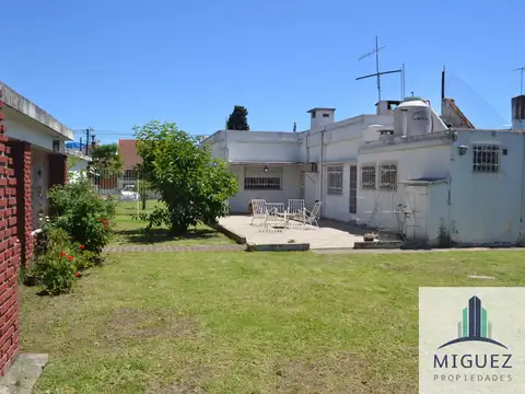 Casa 3 ambientes con 2 baños