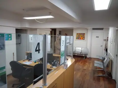 Oficina en Belgrano, 17 ambientes en edificio de categoría.